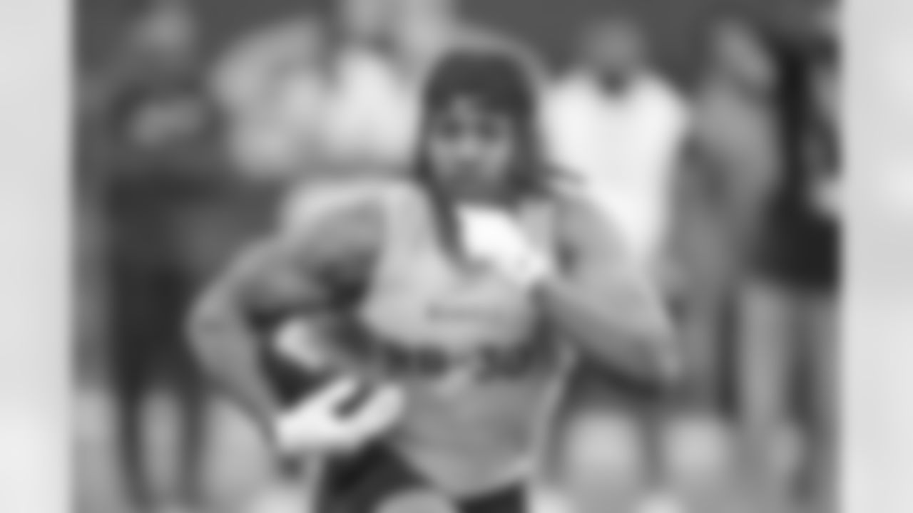 RB Jaylen Wright, Tennessee
Wright ran the 40-yard dash in 4.38 seconds at 210 pounds and had an excellent 38-inch vertical and 11-foot-2 broad jump. In a crowded Day 2 running back group, Wright may have separated a bit from the pack.