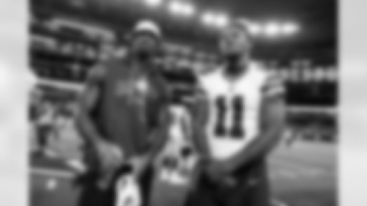 OLB Odafe Oweh (left) & Cowboys DE Micah Parsons