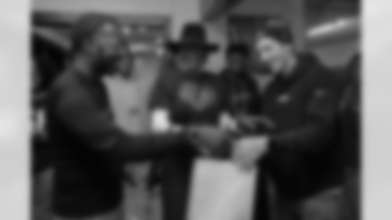 ThanksgivingTurkeys_112125ph49