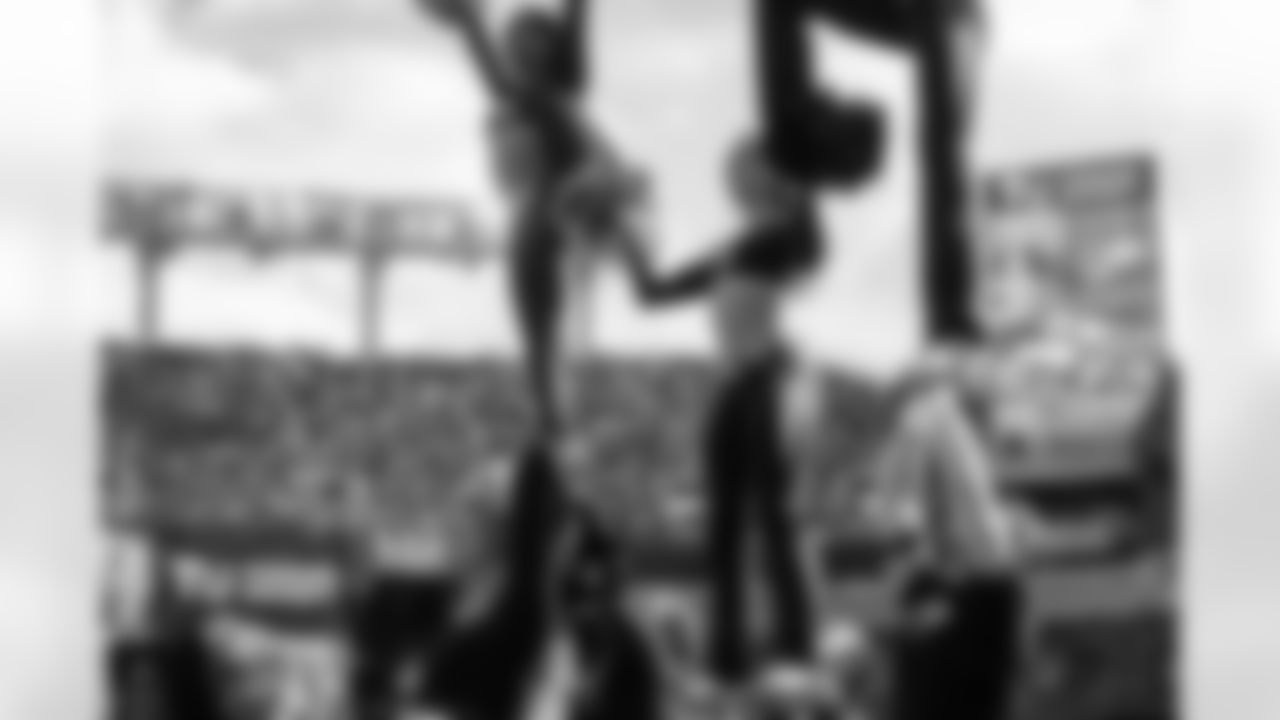 CHEER_WEB_112325-131