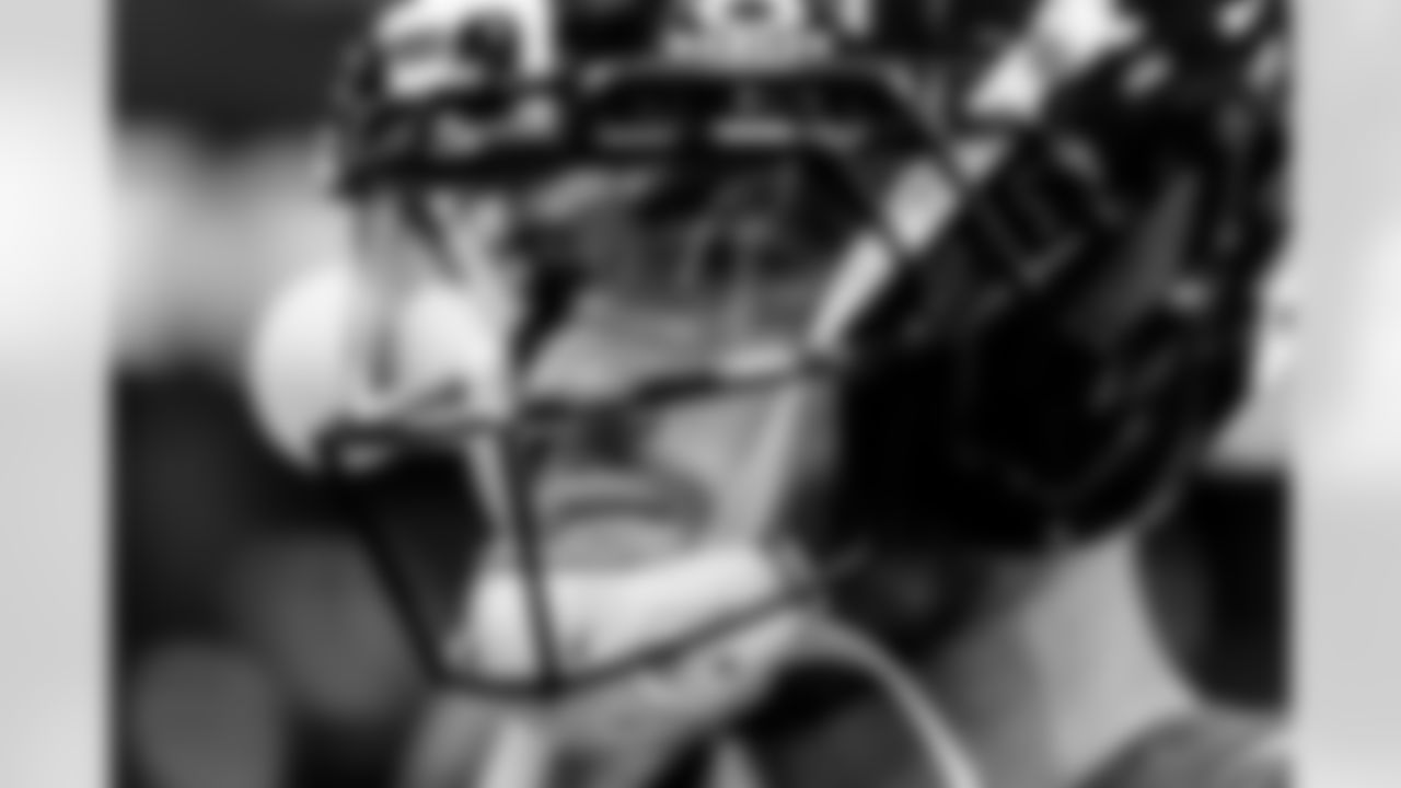 QB Devin Leary