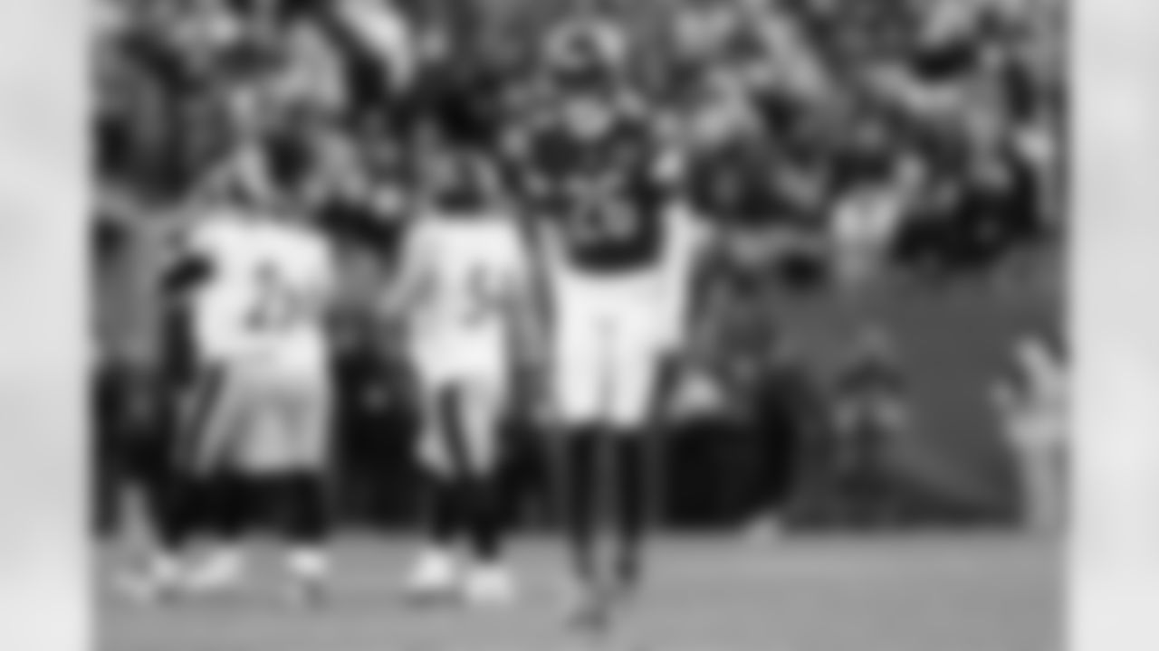 Nahshon Wright

2025 stats: 17 games, 80 tackles, 11 passes defensed, 5 interceptions

Wright tied for the second-most interceptions in the league last season as a key member of the Chicago Bears defense, which had the most takeaways in 2025. Wright is on the taller side at 6-foot-4 and should command significant interest after a career year.