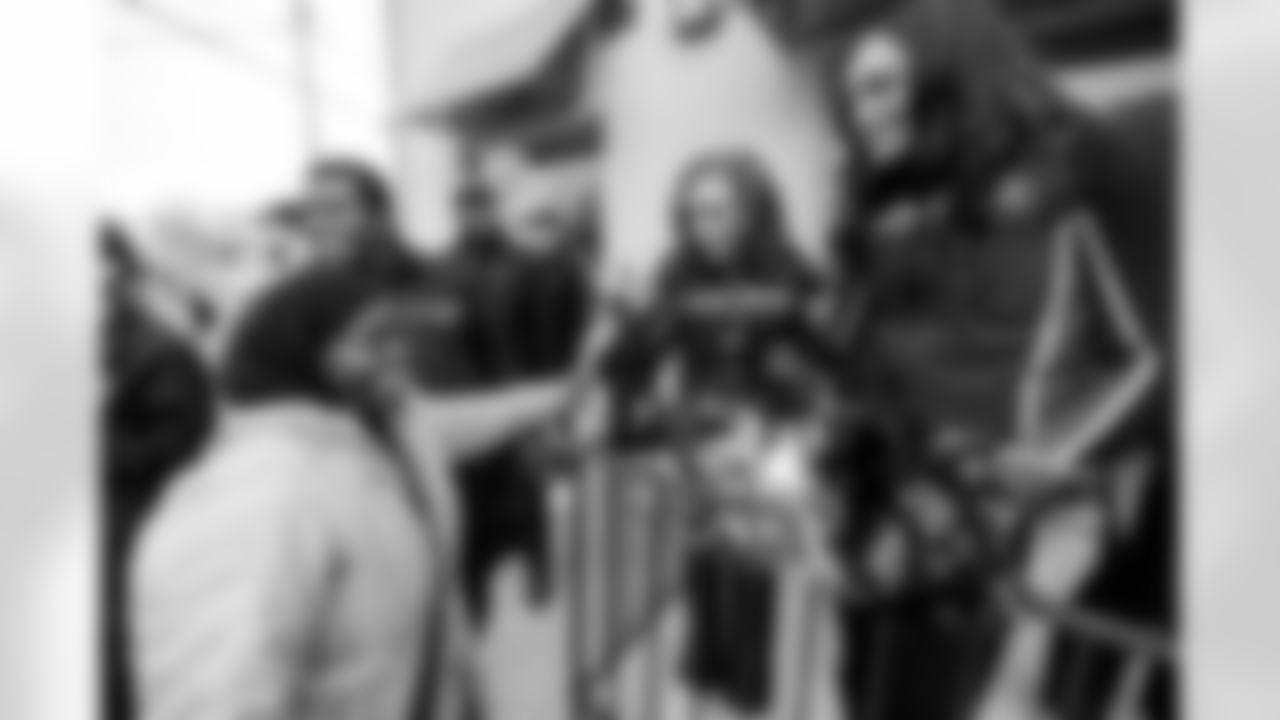 070_20251114_Purple_Caravan_sh_3536