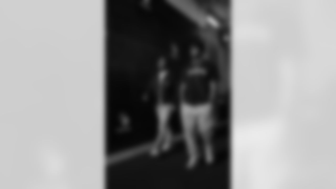 OLB Malik Hamm (left) & TE Scotty Washington (right)