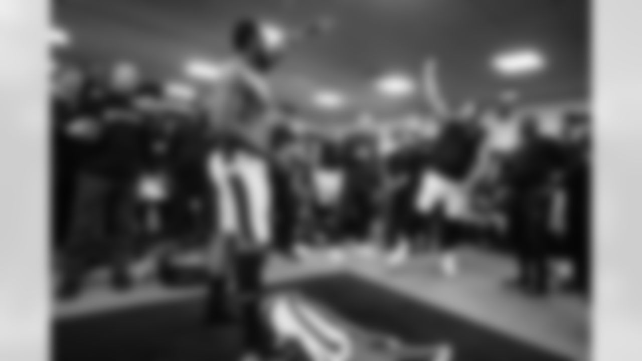 Tackles Ronnie Stanley (left) & Roger Rosengarten (right)