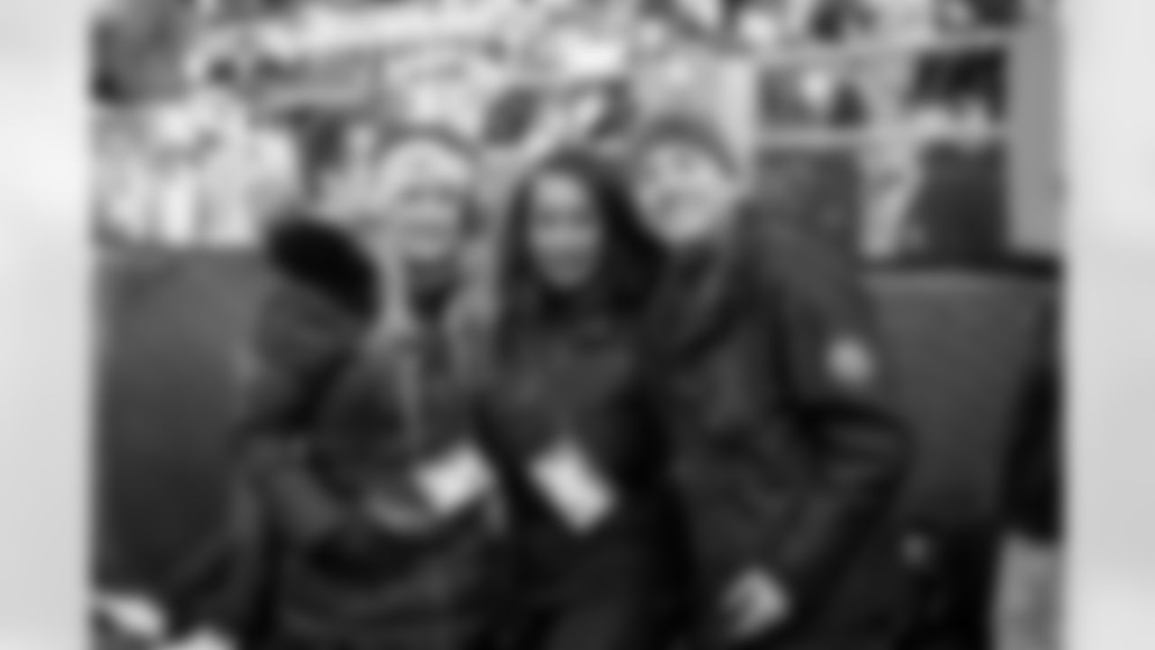 CHEER_WEB_120725-137