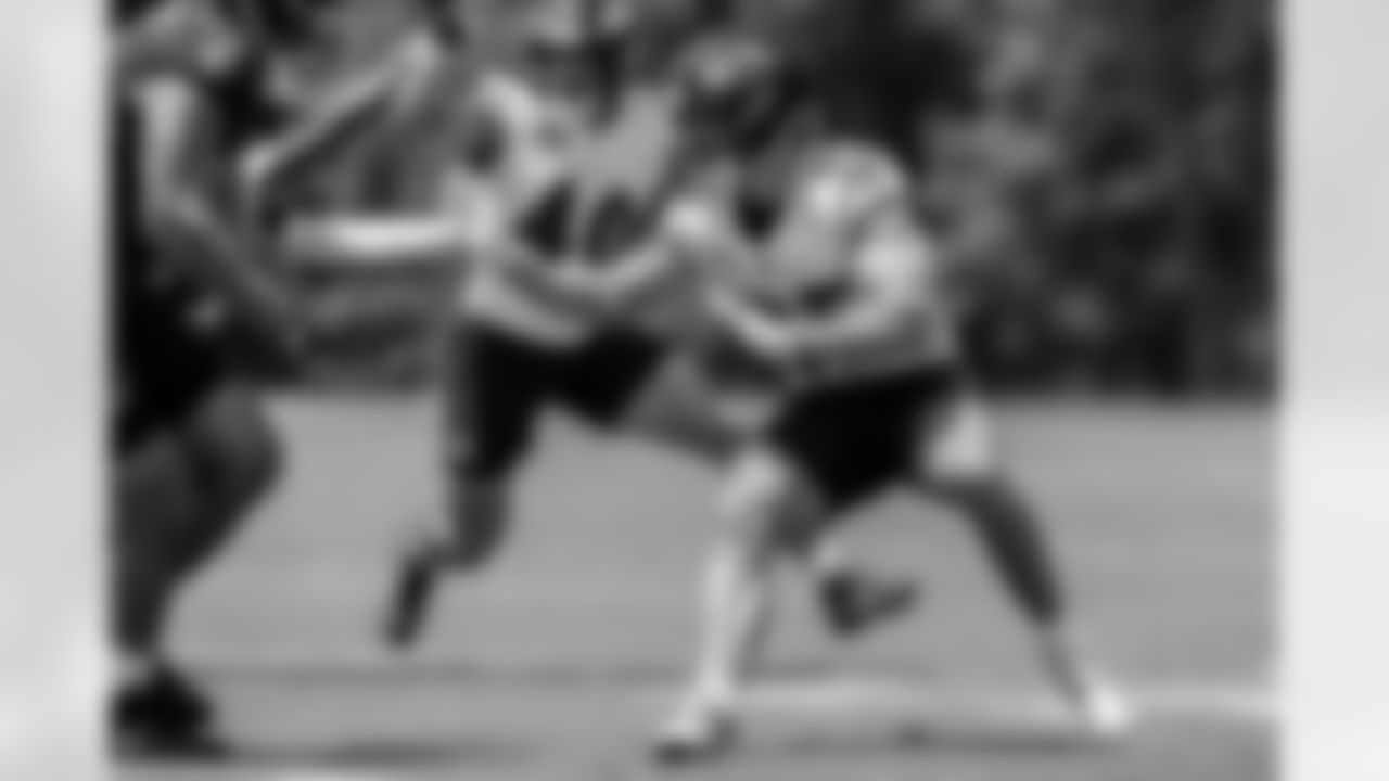 LB Jake Hummel