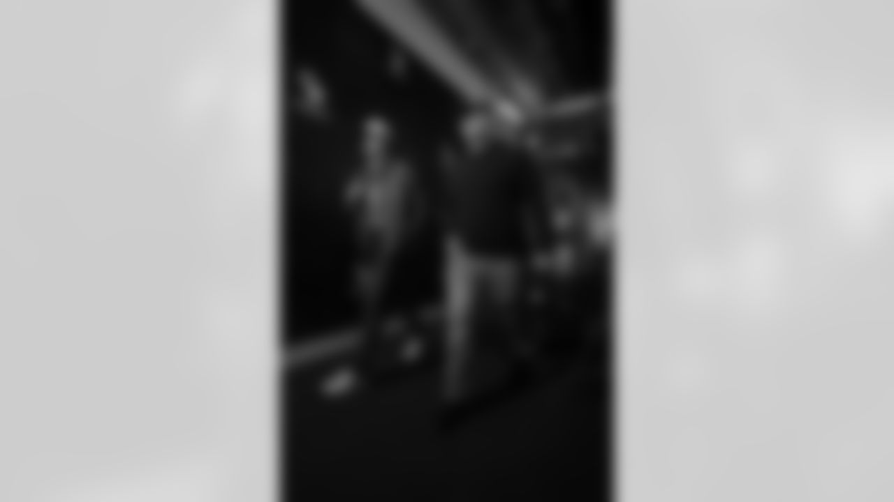 LB Jake Hummel (left) & C Tyler Linderbaum (right)