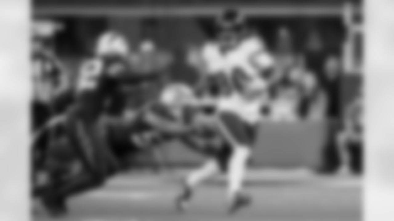 TE Isaiah Likely
With Mark Andrews sidelined indefinitely by his ankle injury, the Ravens need Likely to lead their tight end unit. He's a different player than Andrews, but Likely has shown good run-after-catch ability and could open up some other avenues for the offense. He got off to a good start in Los Angeles, leading the Ravens with 40 receiving yards.