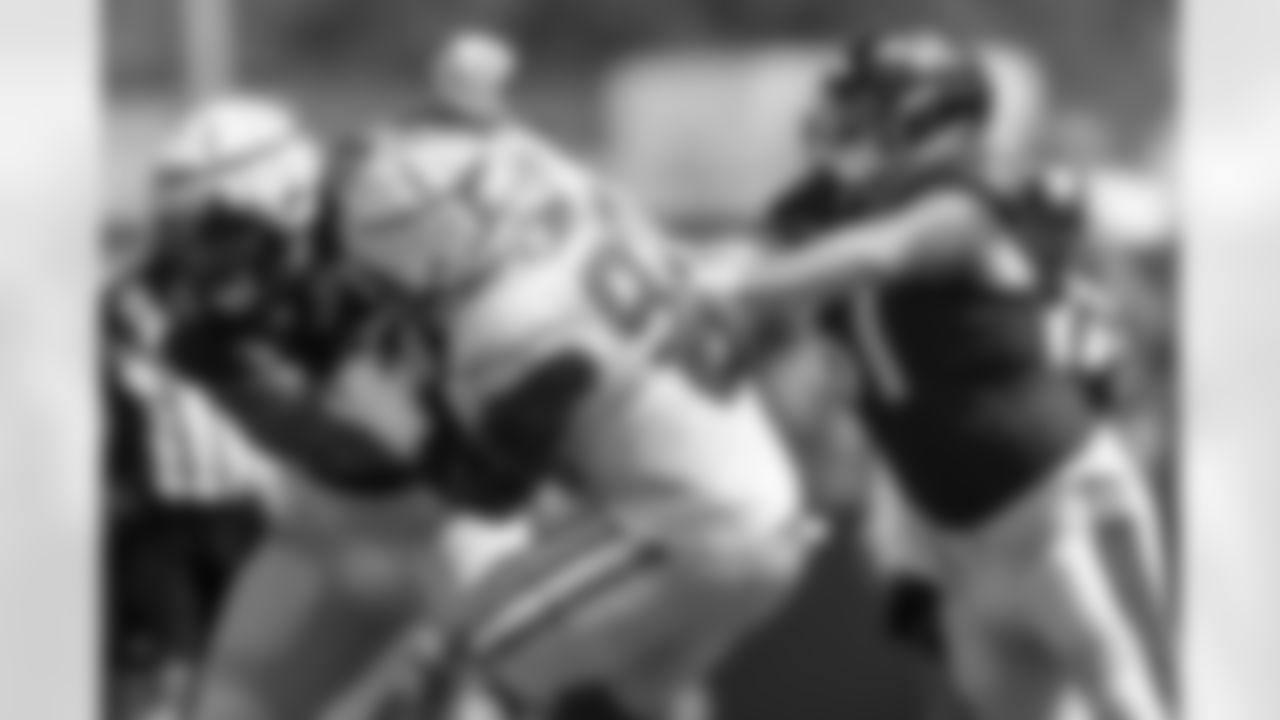 G/T Daniel Faalele & C Nick Samac blocking Packers DT Kenny Clark.