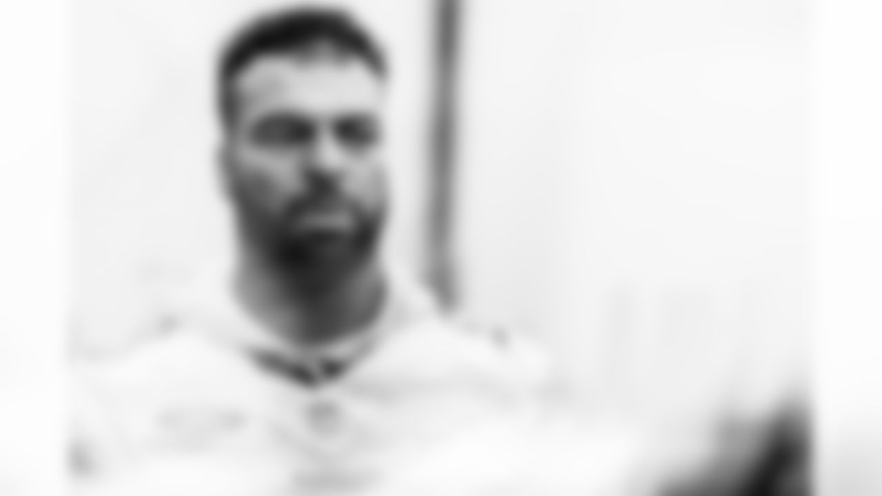 OLB Kyle Van Noy