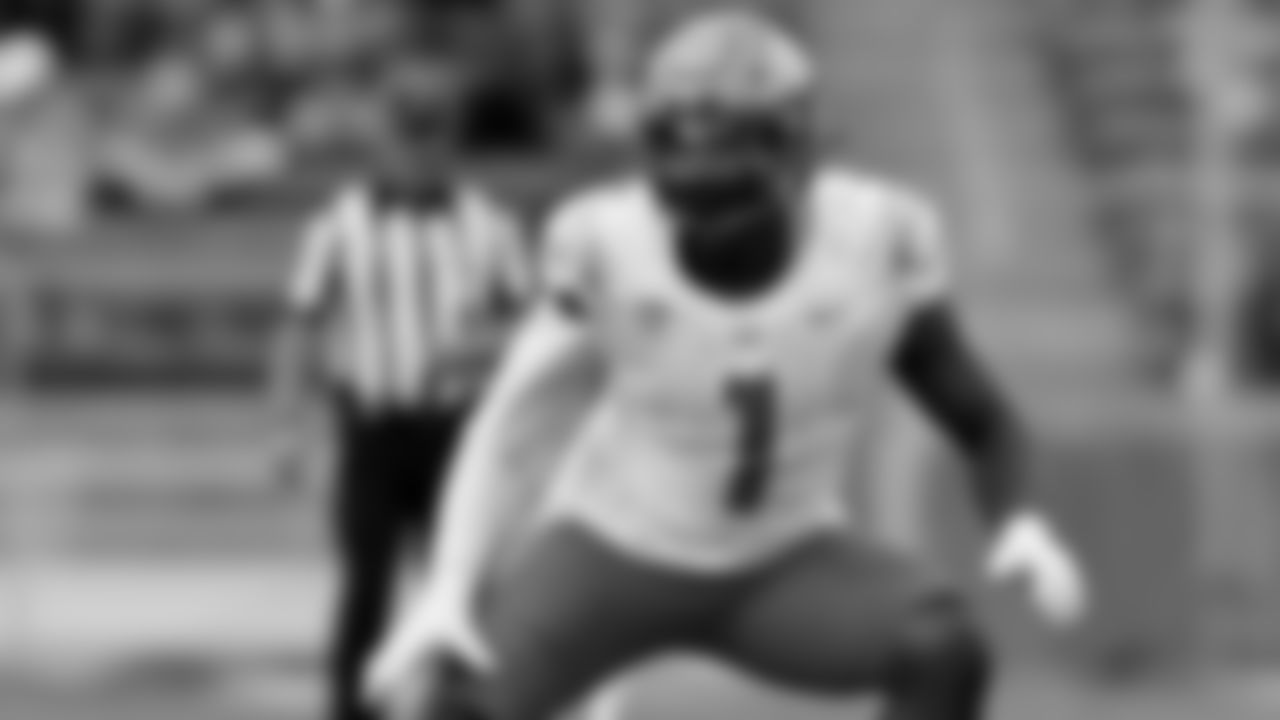 EDGE Jordan Burch, Oregon
"The Ravens hit the jackpot at the end of Round 1 with Malaki Starks, a perfect fit for their roster. Burch, a versatile edge who can play inside, would be another." – Nick Baumgardner, The Athletic