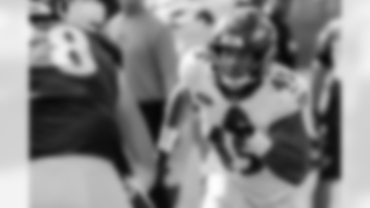 OLB Mike Green