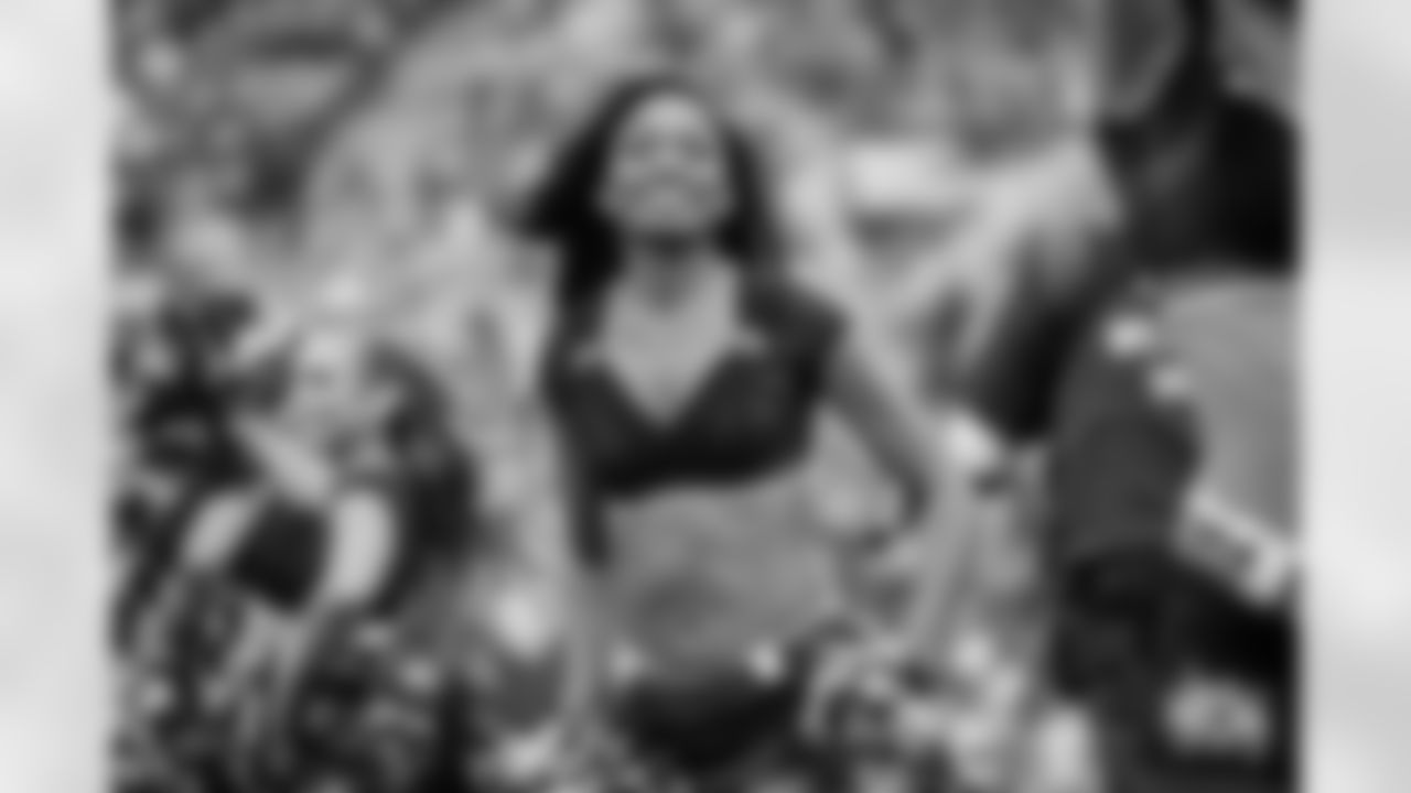 CHEER_WEB_101225-117