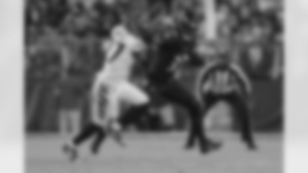 RB Gus Edwards