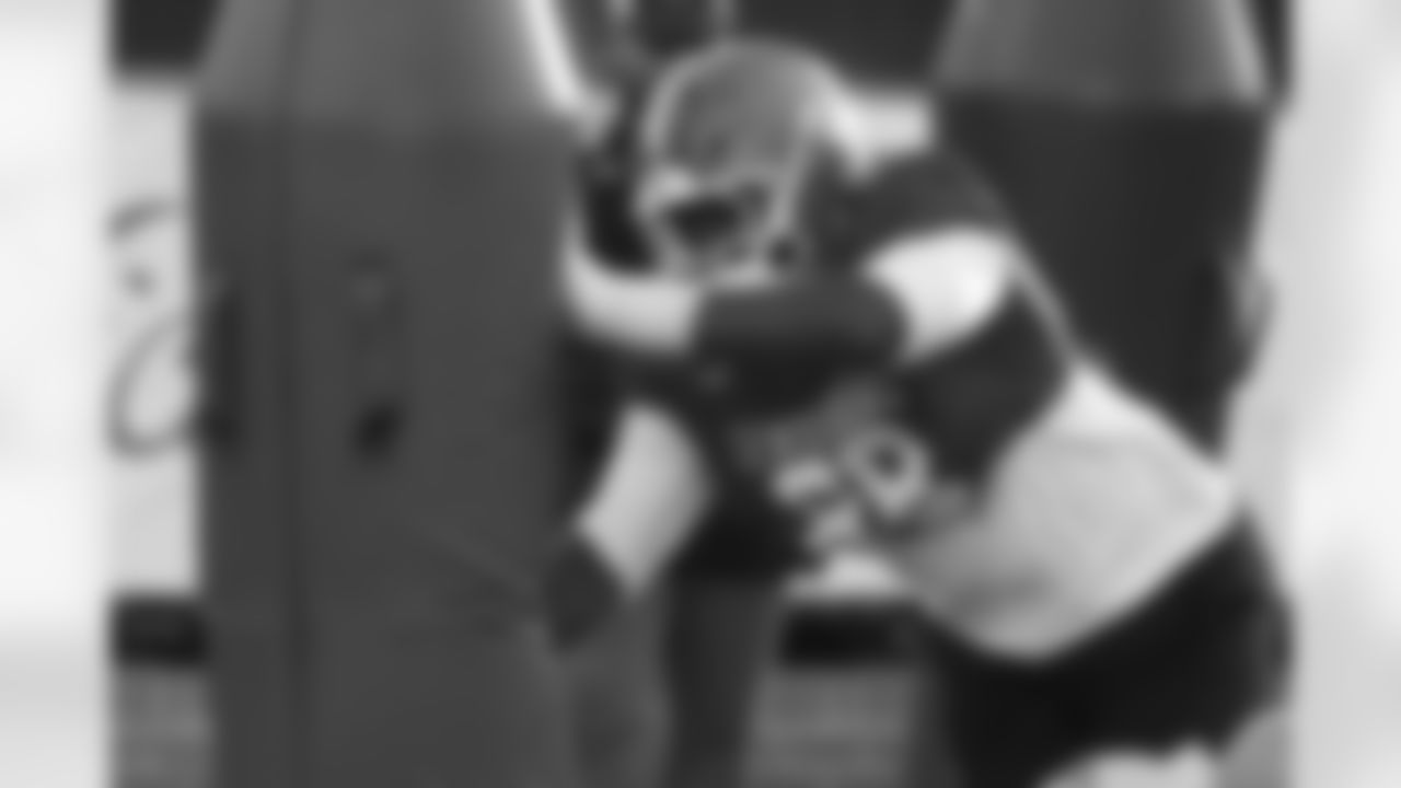 DT Caleb Banks, Florida
At 6-foot-6, 327 pounds, Banks measured in with a 7-foot wingspan and 35-inch arms. Banks missed the majority of the 2025 season with a foot injury but wanted to return to play the final two games of the year. His physical traits are off the charts and could inspire a team to take him in Round 1.