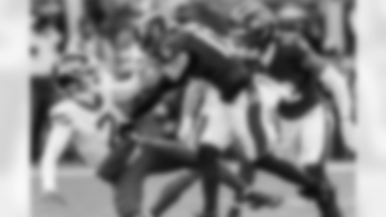 S Alohi Gilman (left) & ILB Trenton Simpson (right)