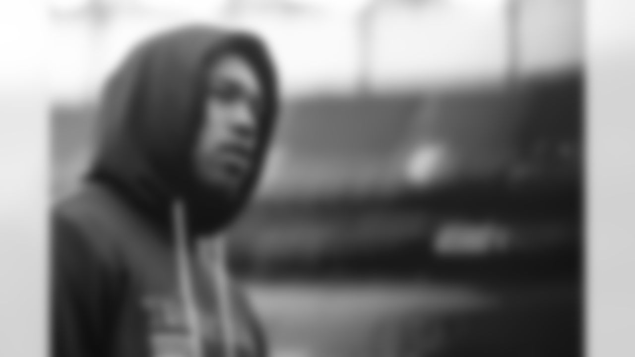 OLB Mike Green