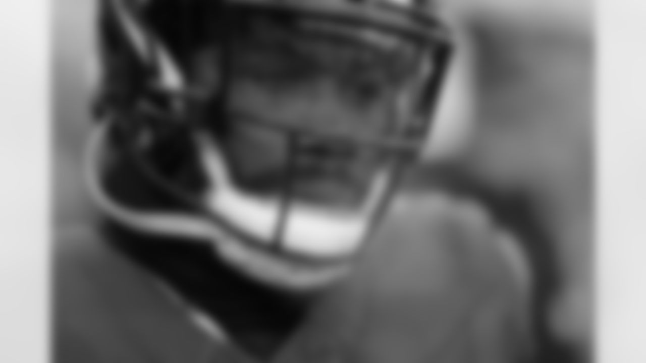 OLB Jadeveon Clowney