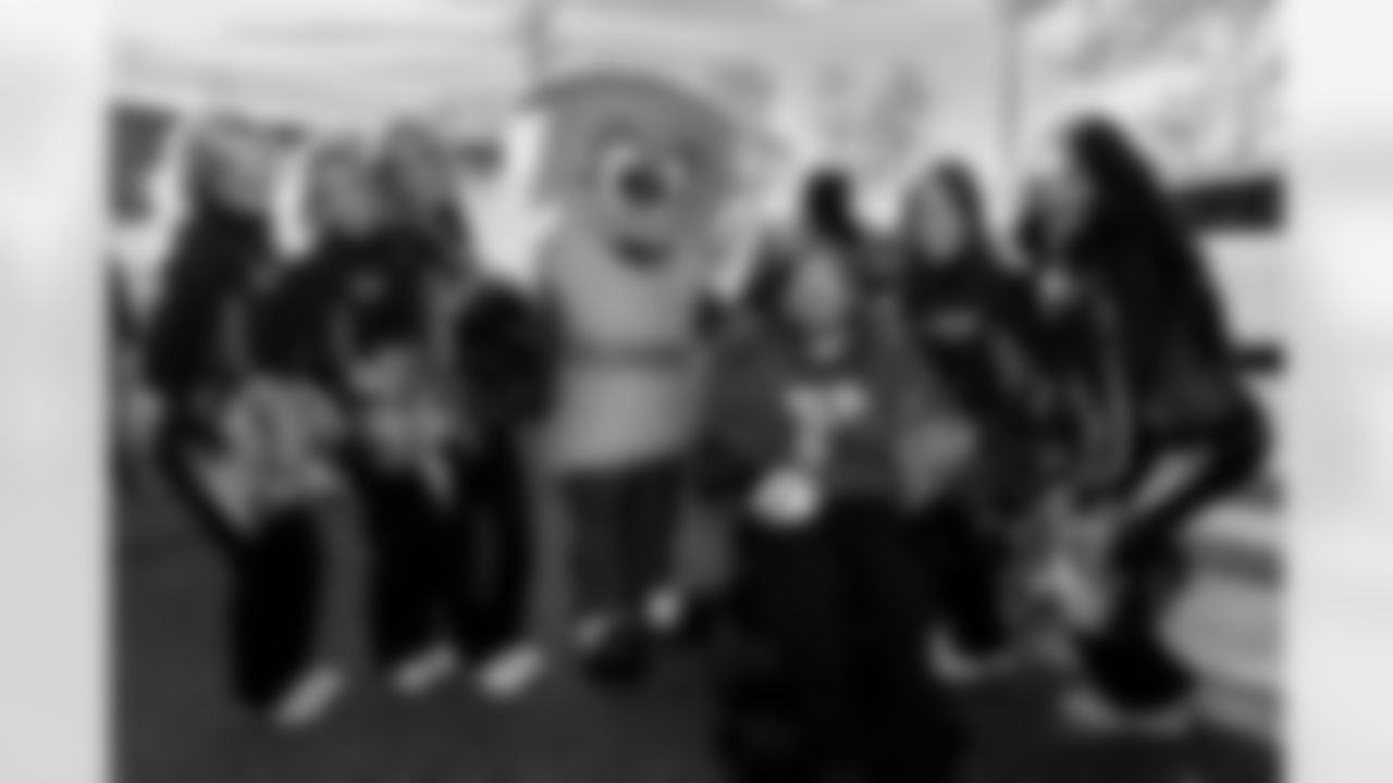 010_20251114_Purple_Caravan_sh_0456