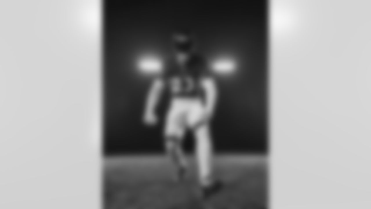 ILB Trenton Simpson