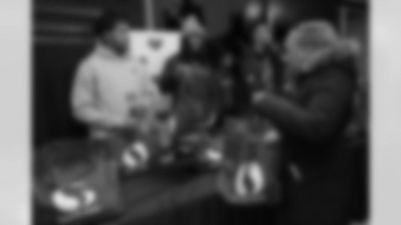 ThanksgivingTurkeys_112125ph53