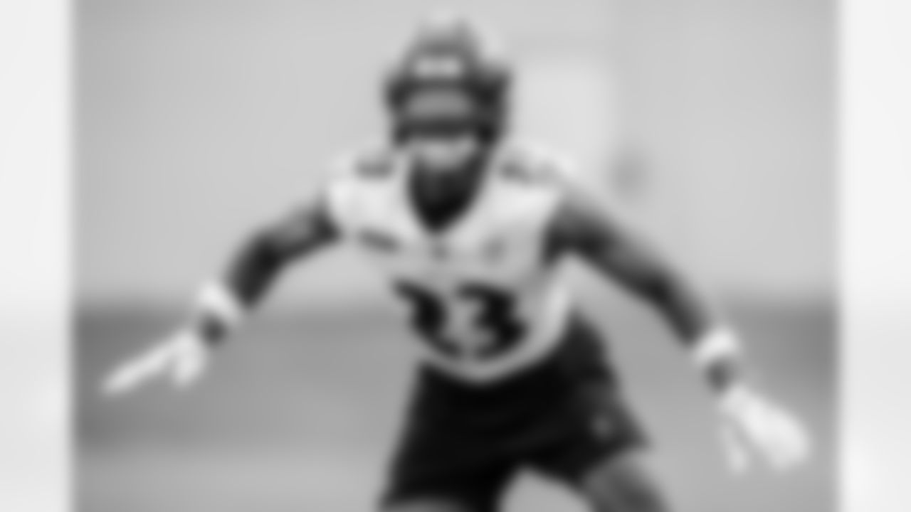 ILB Trenton Simpson
