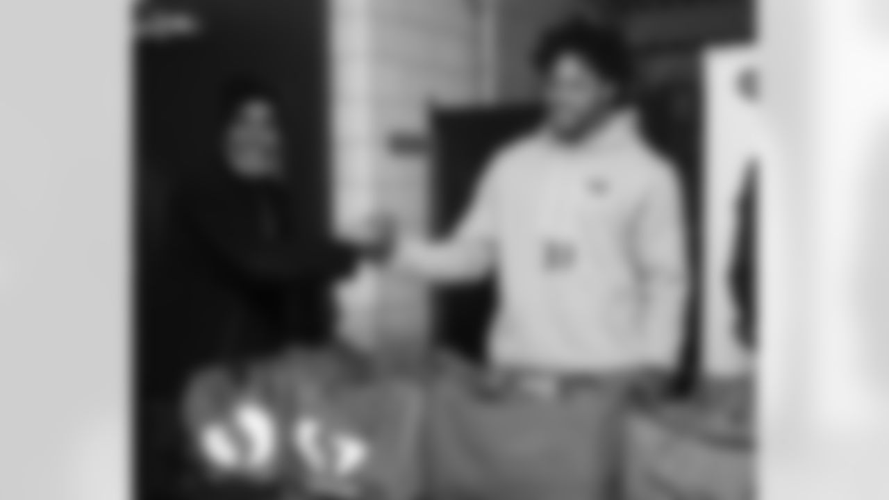 ThanksgivingTurkeys_112125ph63