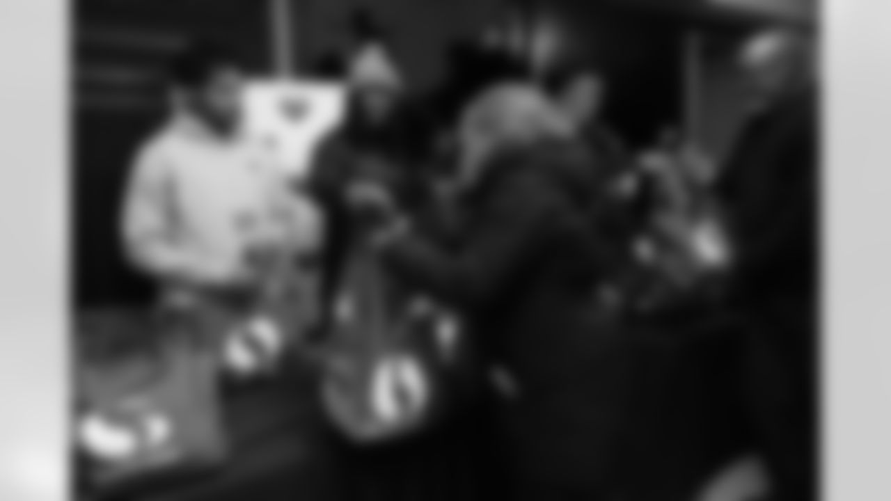 ThanksgivingTurkeys_112125ph54