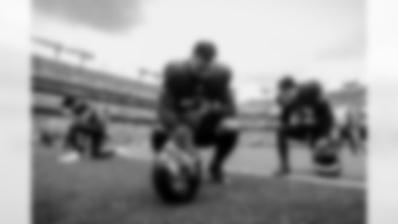 OLB Kyle Van Noy