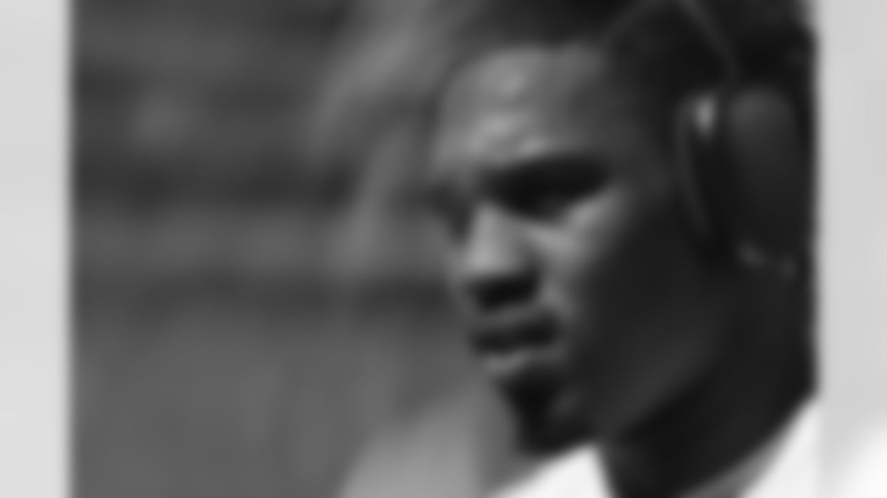 OLB Mike Green