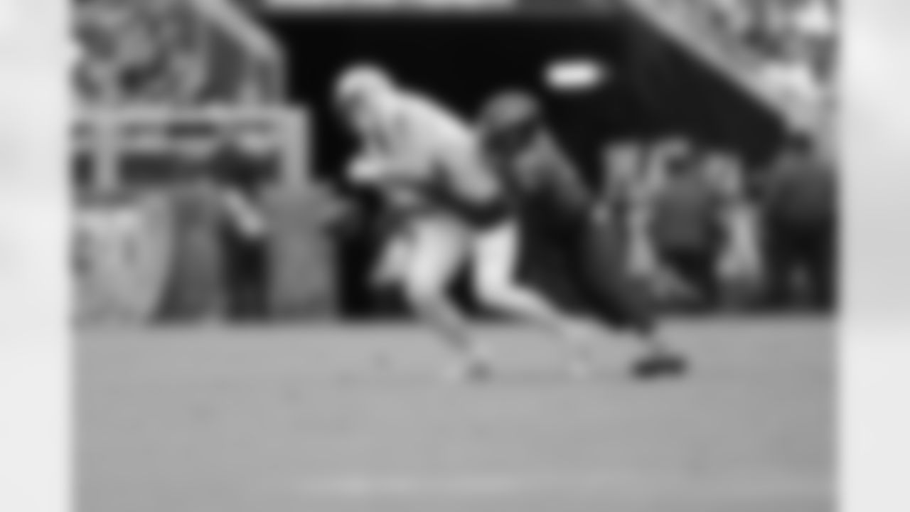 ILB Trenton Simpson