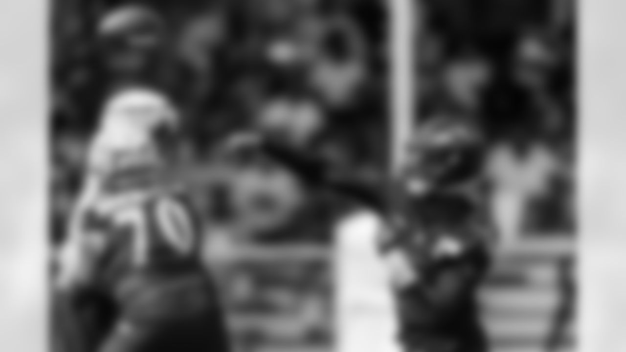 QB Josh Johnson
