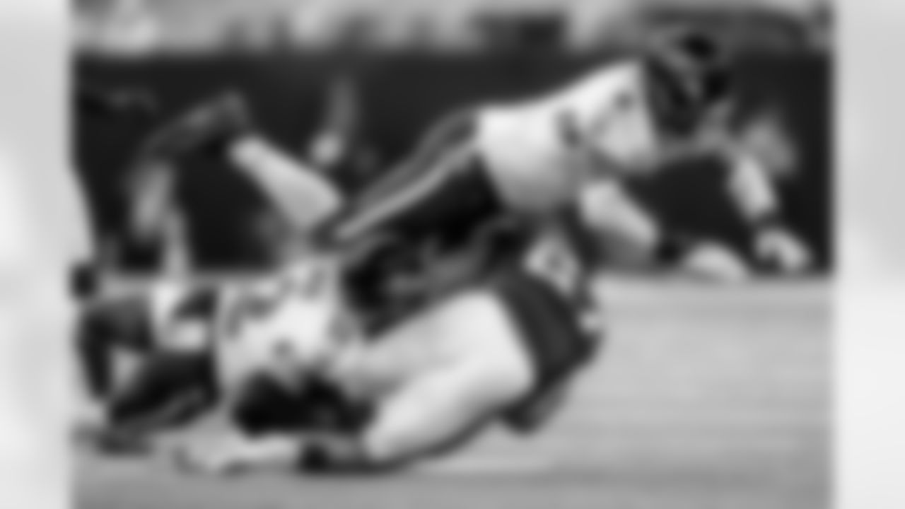 S Alohi GIlman (left) & ILB Roquan Smith (right)