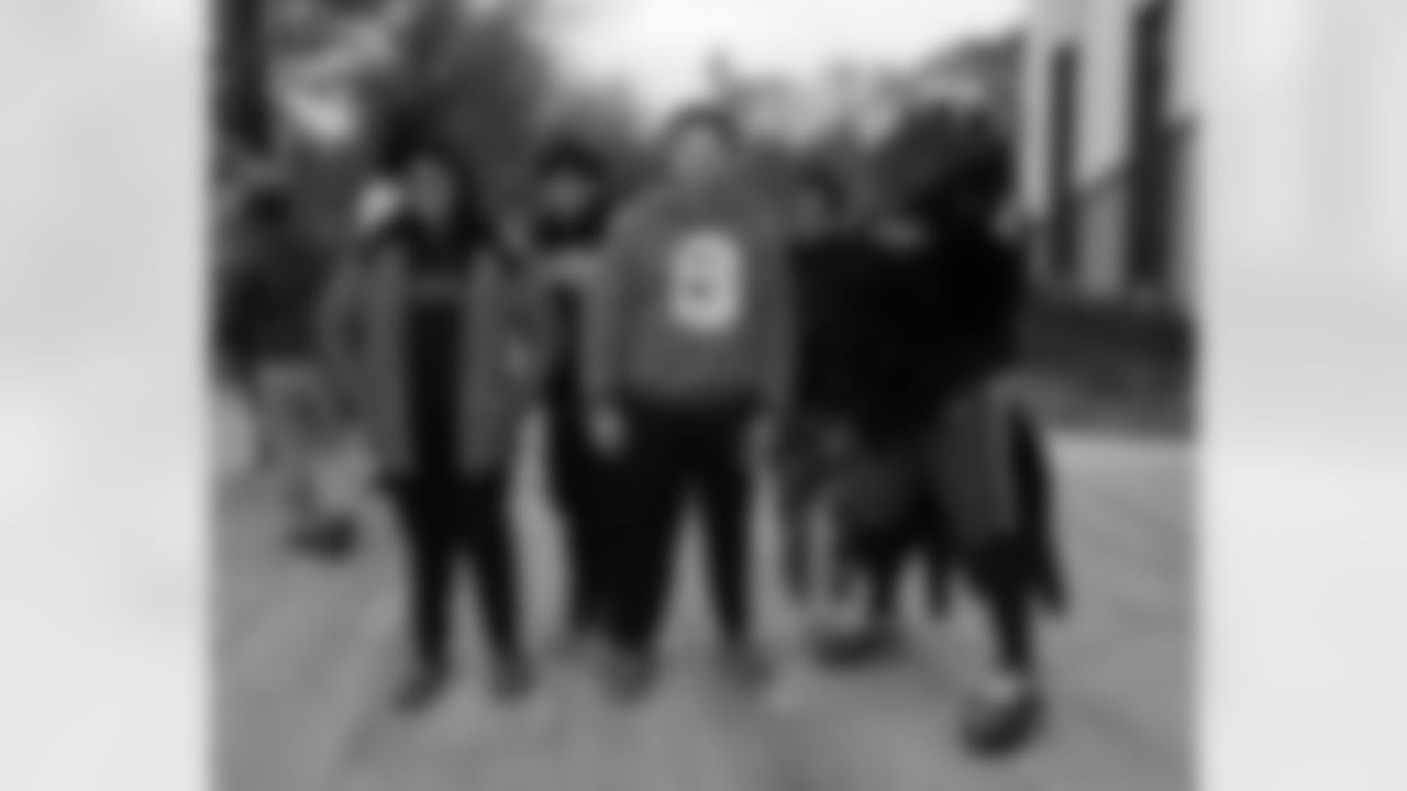 ThanksgivingTurkeys_112125ph09