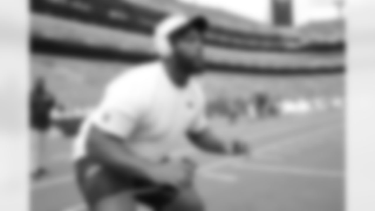 OL Josh Jones