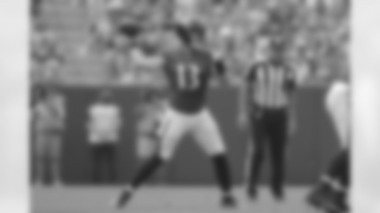 QB Devin Leary