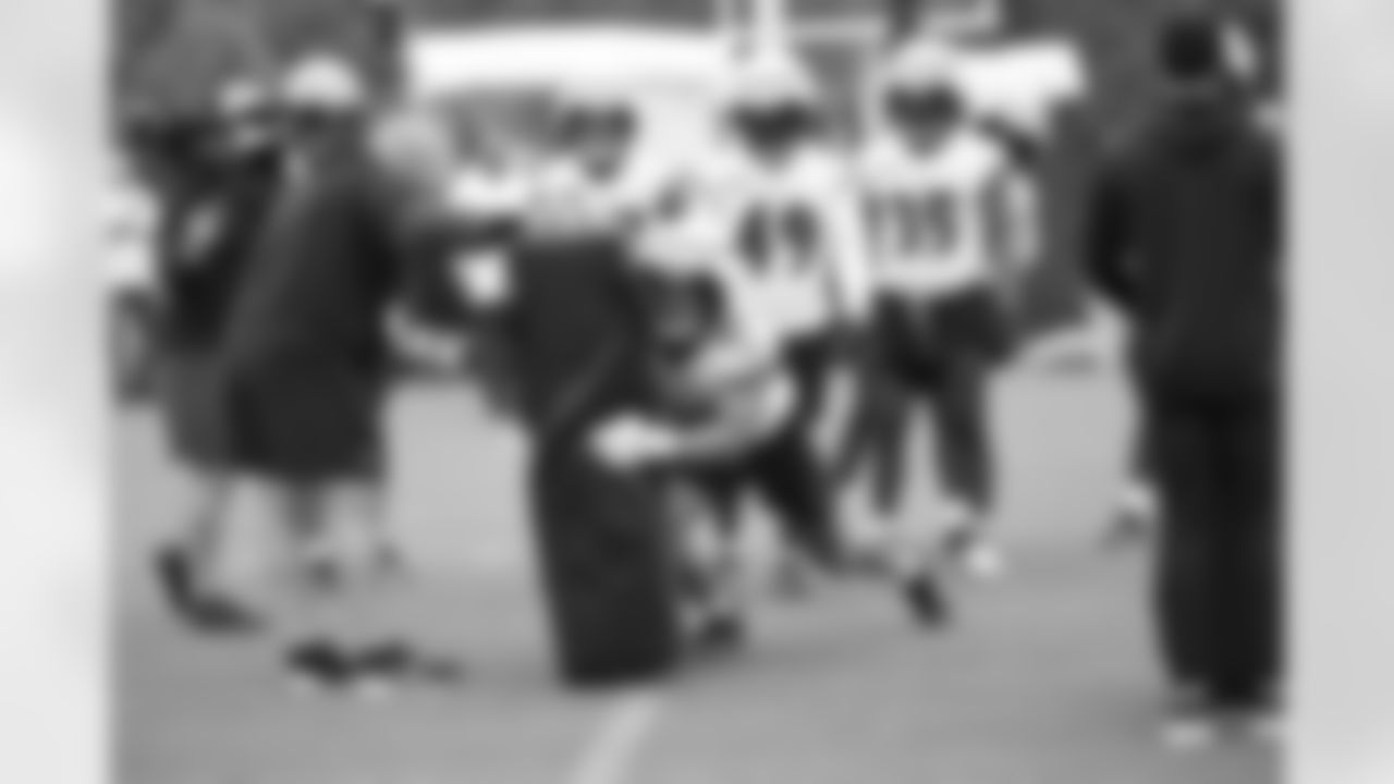 LB Teddye Buchanan