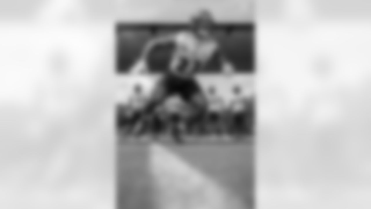 ILB Trenton Simpson