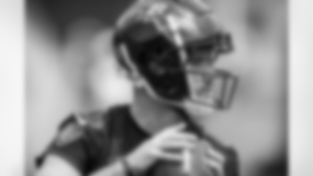 QB Devin Leary