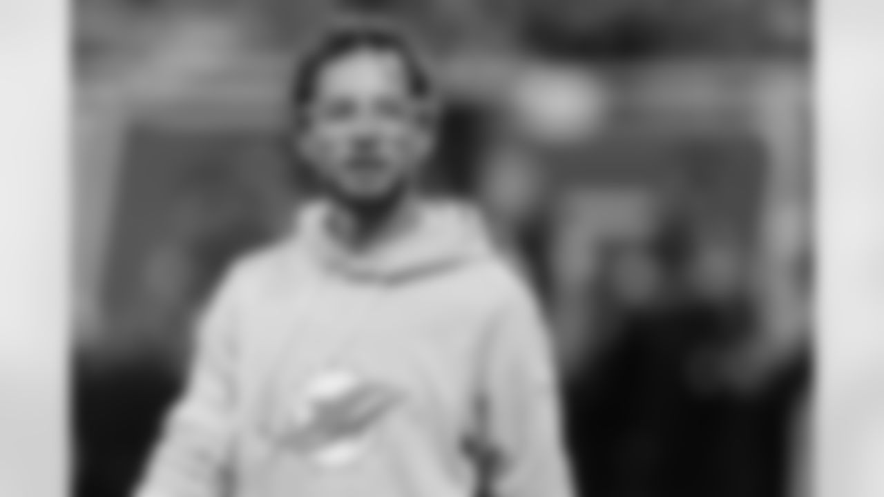 2022 - Mike McDaniel, Record: 9-8