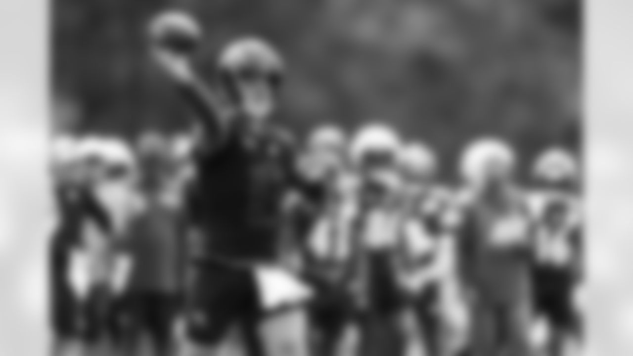 QB Devin Leary