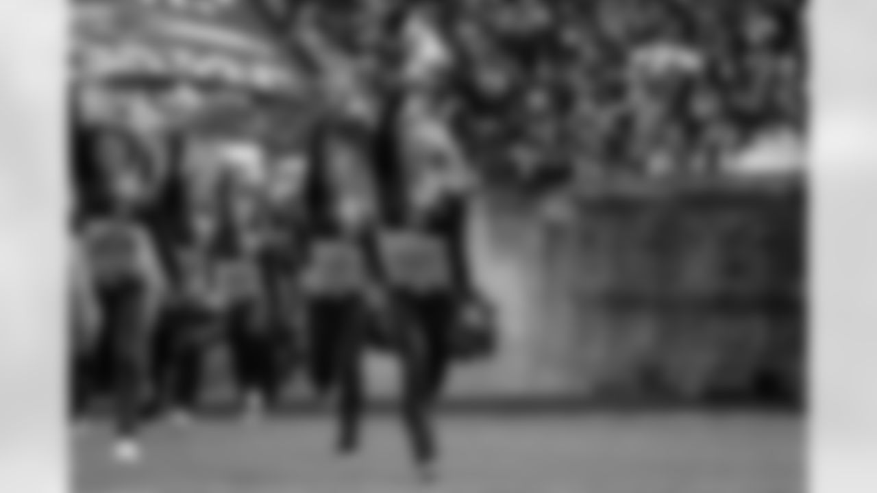 CHEER_WEB_112325-110