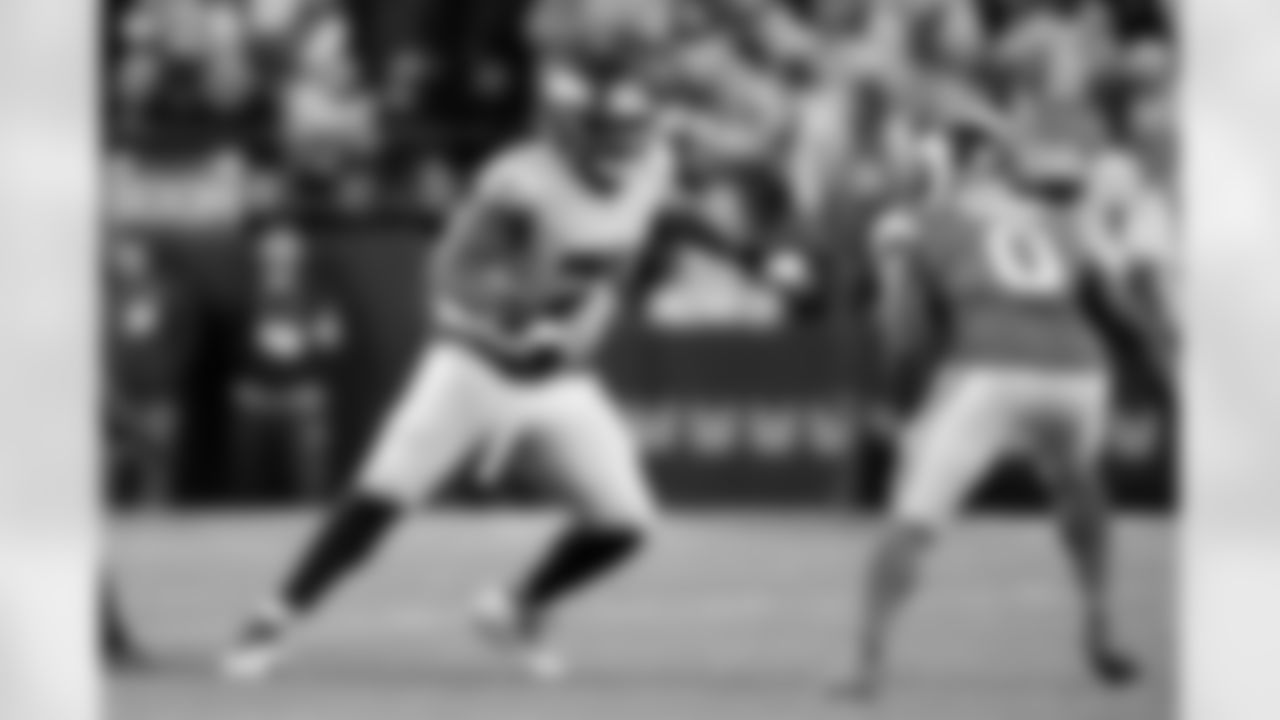 Seattle Seahawks G Josh Jones