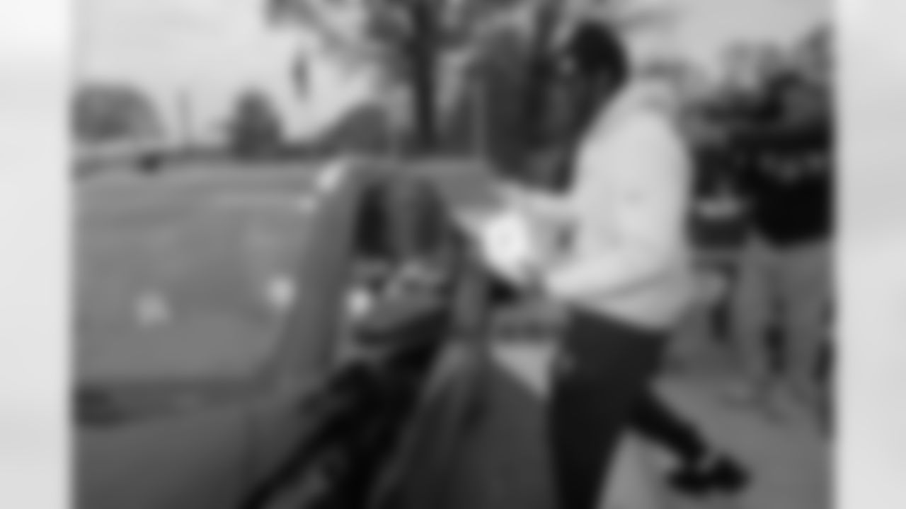 ThanksgivingTurkeys_112125ph21