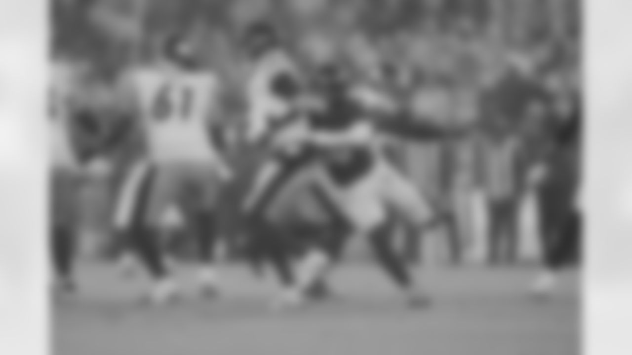 ILB Trenton Simpson