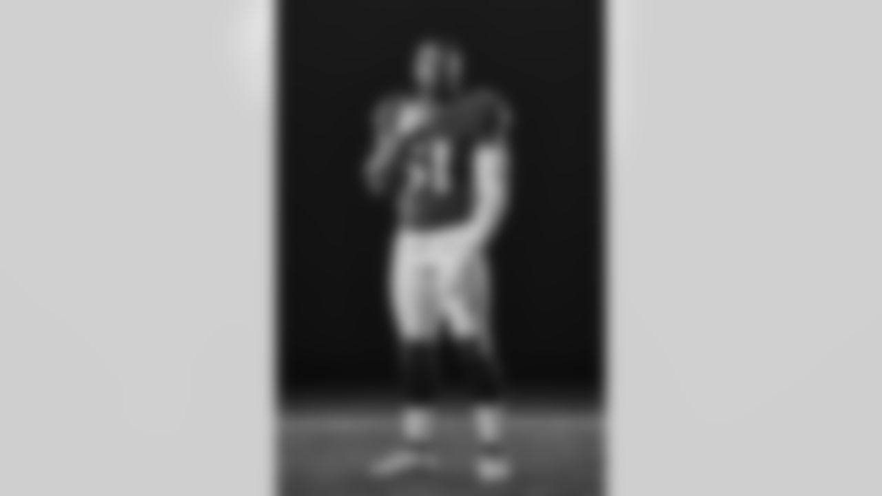 ILB Josh Ross