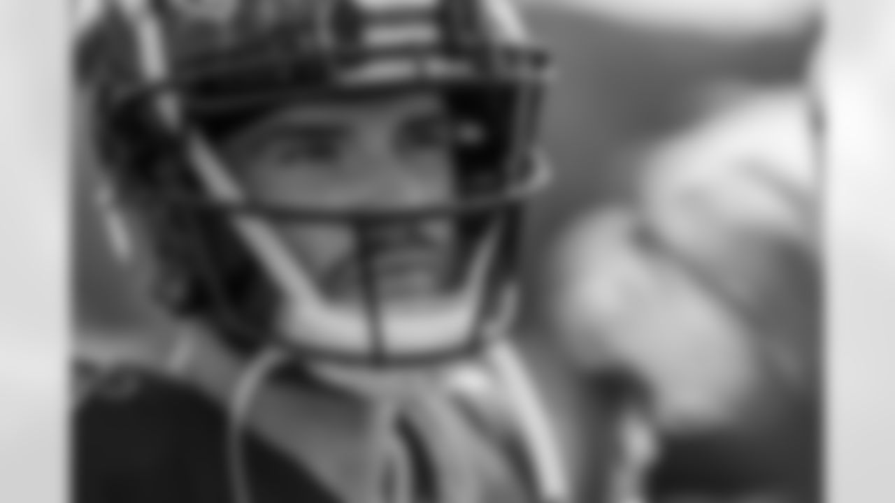 QB Devin Leary