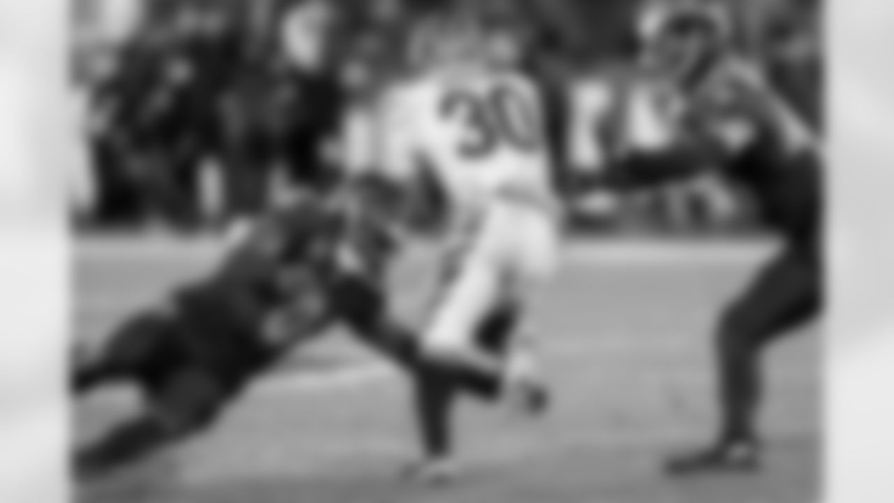 ILB Roquan Smith (left) & ILB Teddye Buchanan (right)