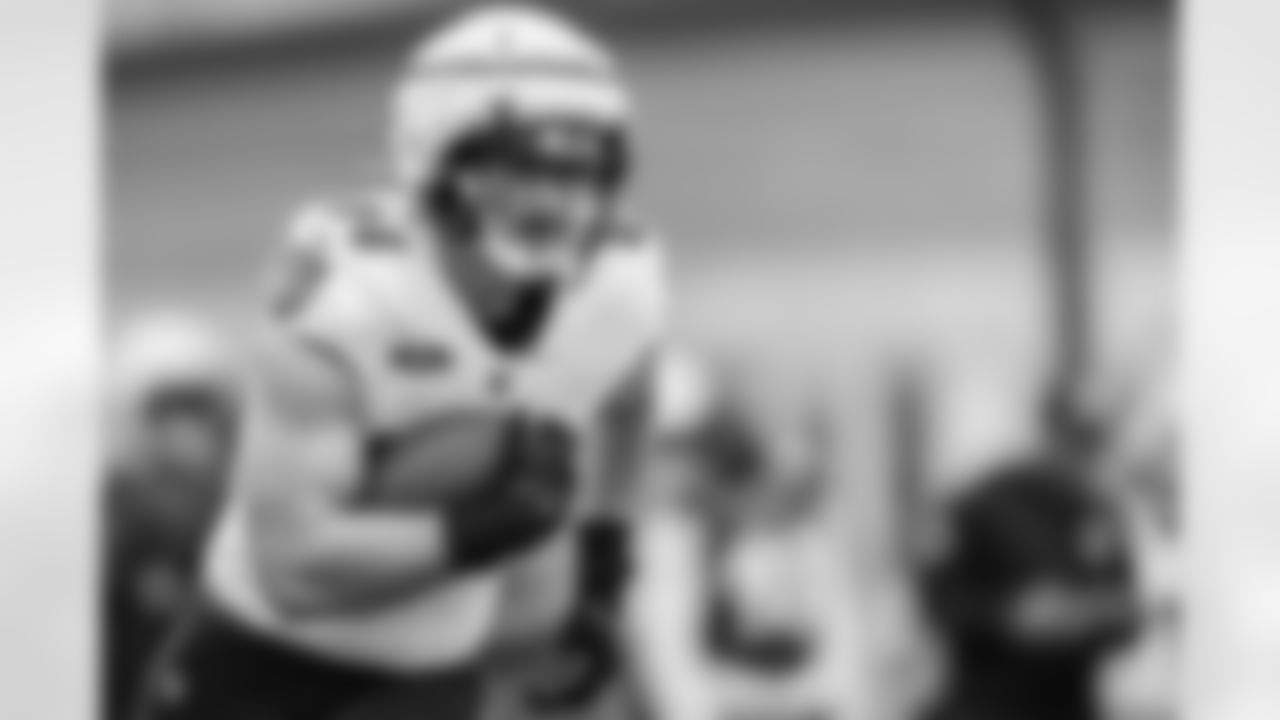 TE Travis Vokolek